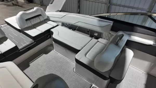 2027 Regal LS4-47