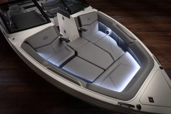 2027 Cobalt R8 SURF detail image 11