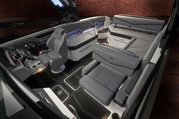 2027 Cobalt R8 SURF detail image 6