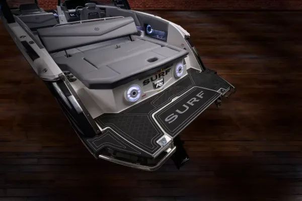 2027 Cobalt R8 SURF detail image 3