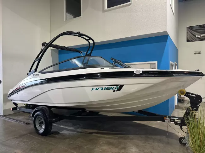 2026 Yamaha AR190