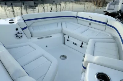 New 2027 Wellcraft 28 Explorer for Sale | Vancouver, BC | M&P Yacht Centre | 6a531ebb8e98643edb03df54