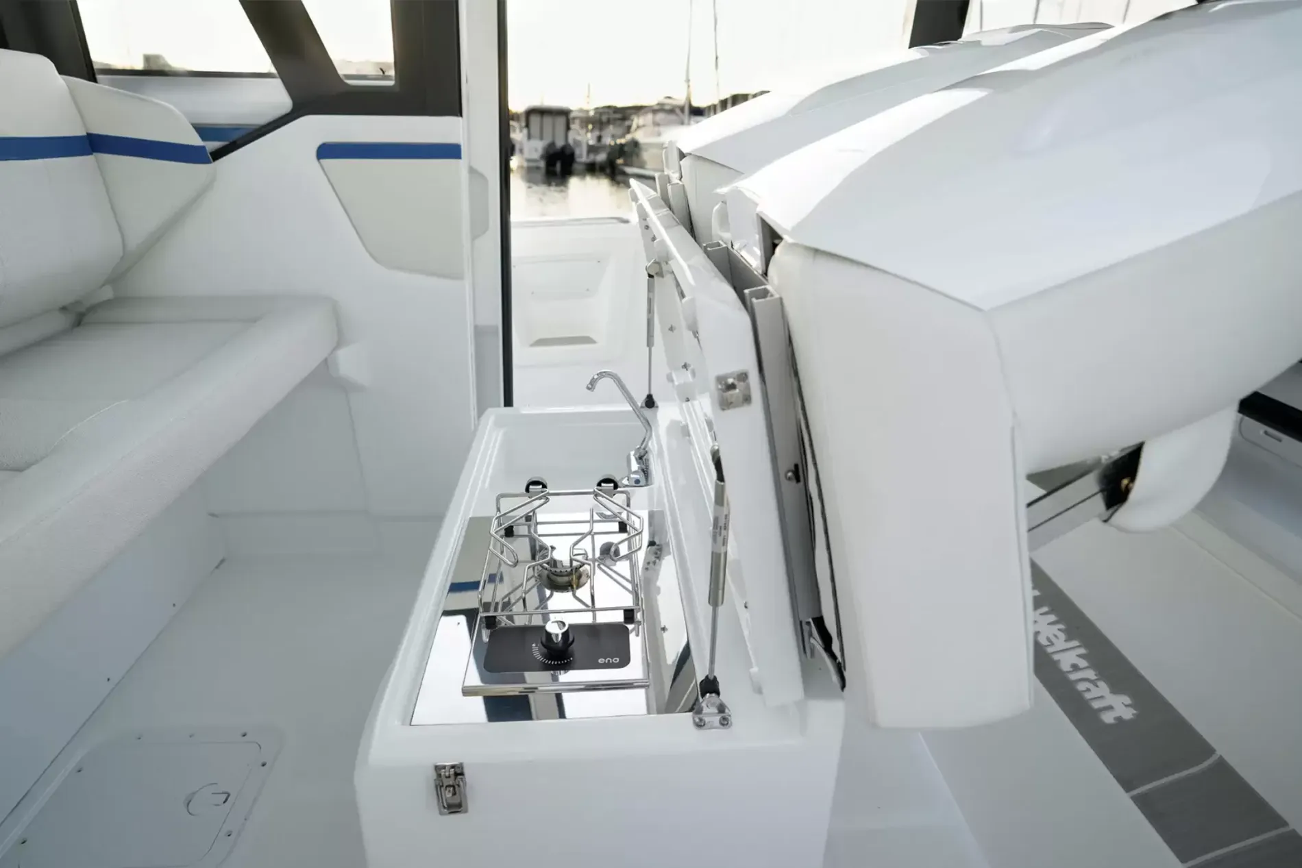 New 2027 Wellcraft 28 Explorer for Sale | Vancouver, BC | M&P Yacht Centre | 6a531ebb8e98643edb03df54