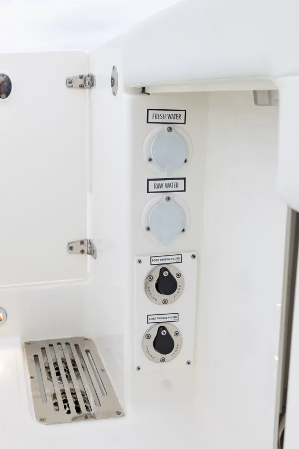 2027 Pursuit DC 286 detail image 30