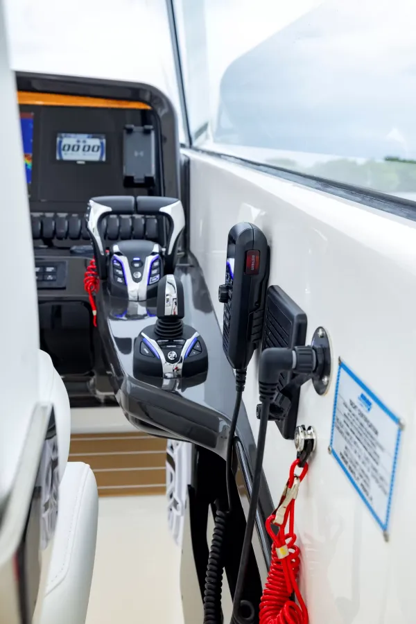 2027 Pursuit DC 286 detail image 34