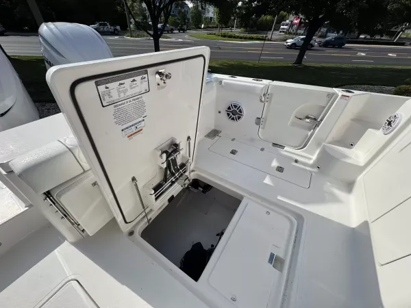 2027 Pursuit OS 325 detail image 10