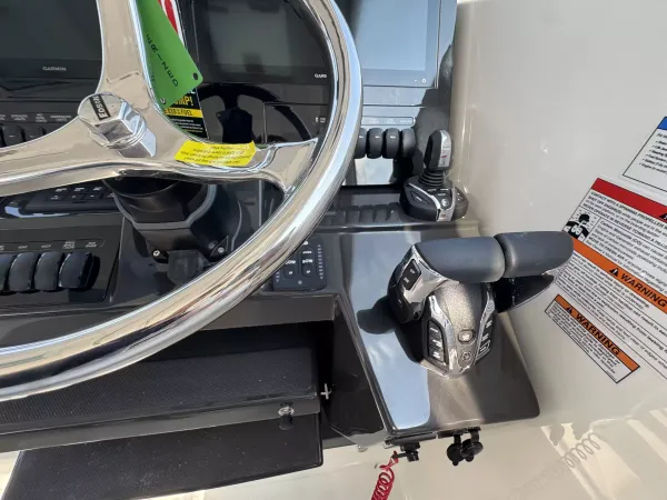 2027 Pursuit OS 325 detail image 19