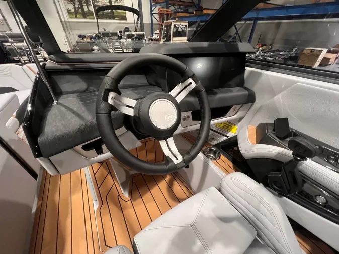 2027 Nautique G23