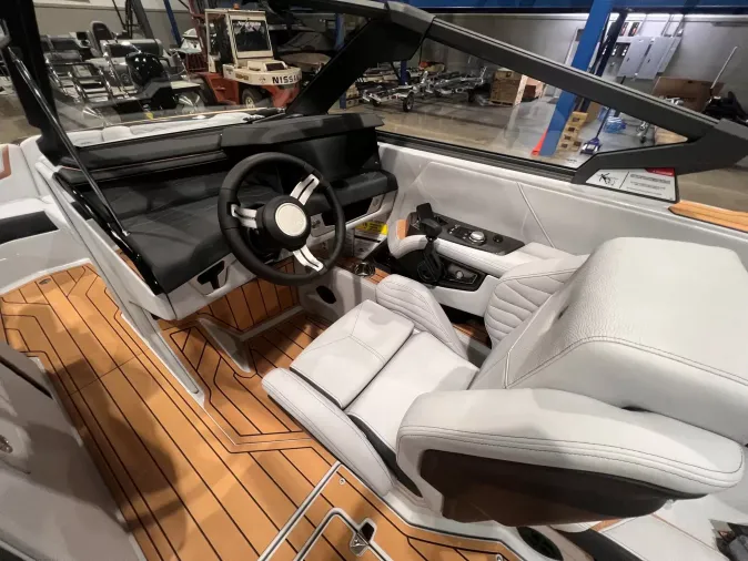 2027 Nautique G23