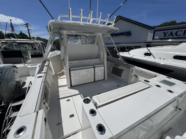 2027 Pursuit S 358 detail image 6