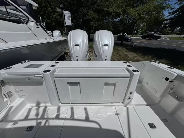 2027 Pursuit S 358 detail image 7