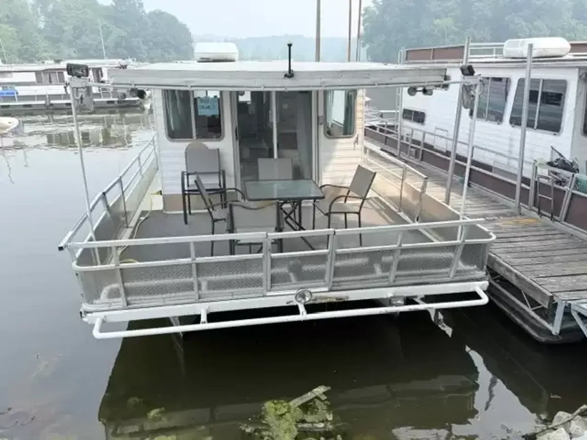 dummy-boat-img