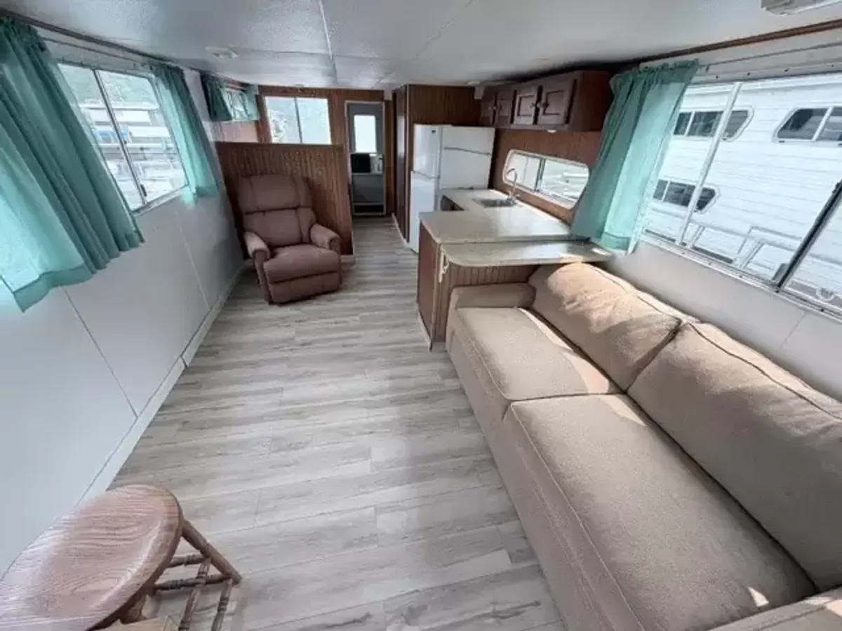 dummy-boat-img