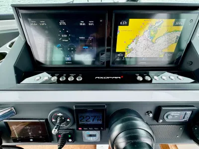 Pre-Owned 2019 Axopar 28 Cabin for Sale | Vancouver, BC | M&P Yacht Centre | 6a5a90c4d41ce902f706f68a
