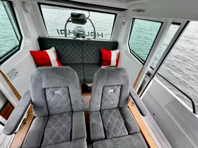 Pre-Owned 2019 Axopar 28 Cabin for Sale | Vancouver, BC | M&P Yacht Centre | 6a5a90c4d41ce902f706f68a