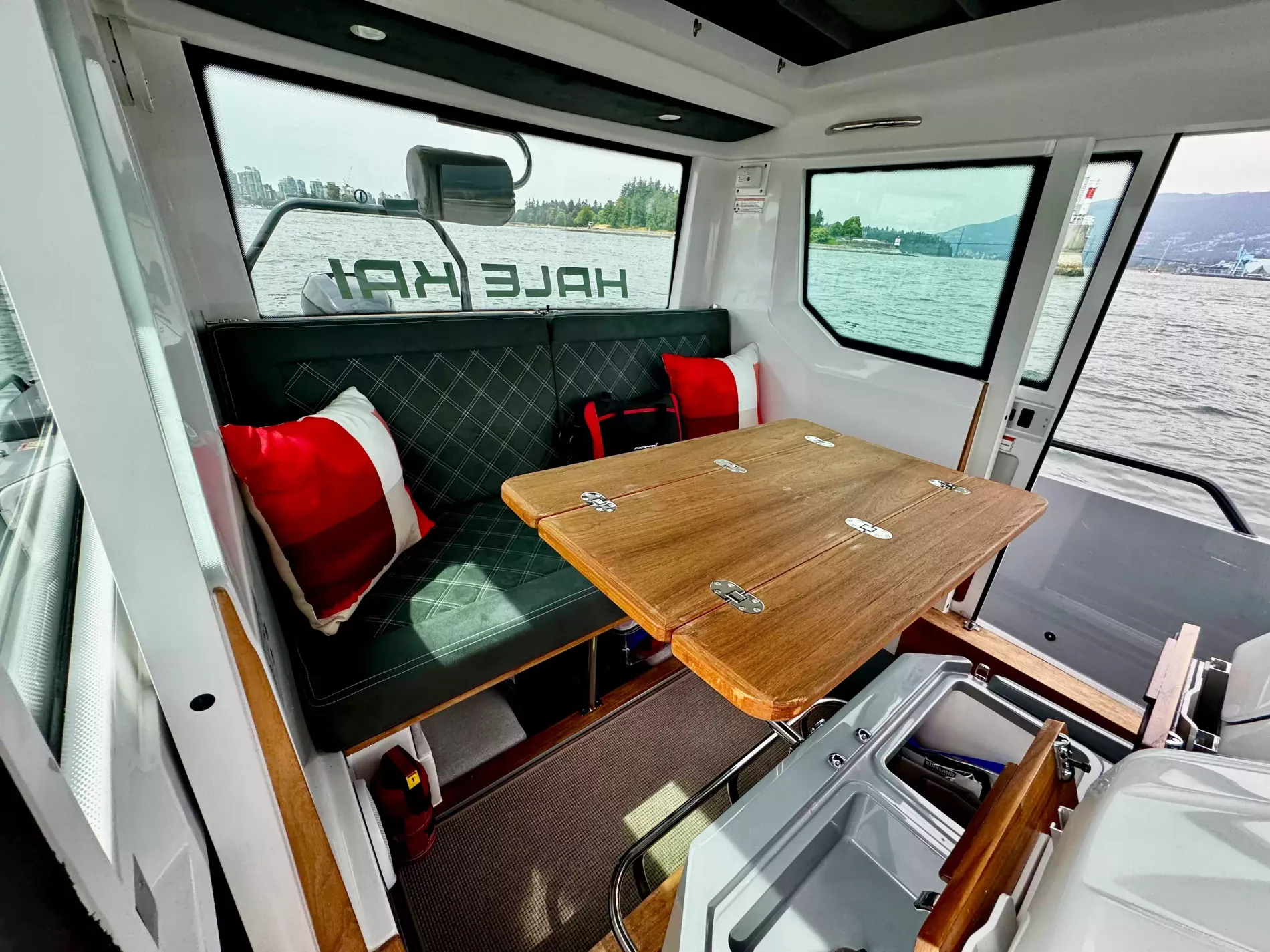 Pre-Owned 2019 Axopar 28 Cabin for Sale | Vancouver, BC | M&P Yacht Centre | 6a5a90c4d41ce902f706f68a