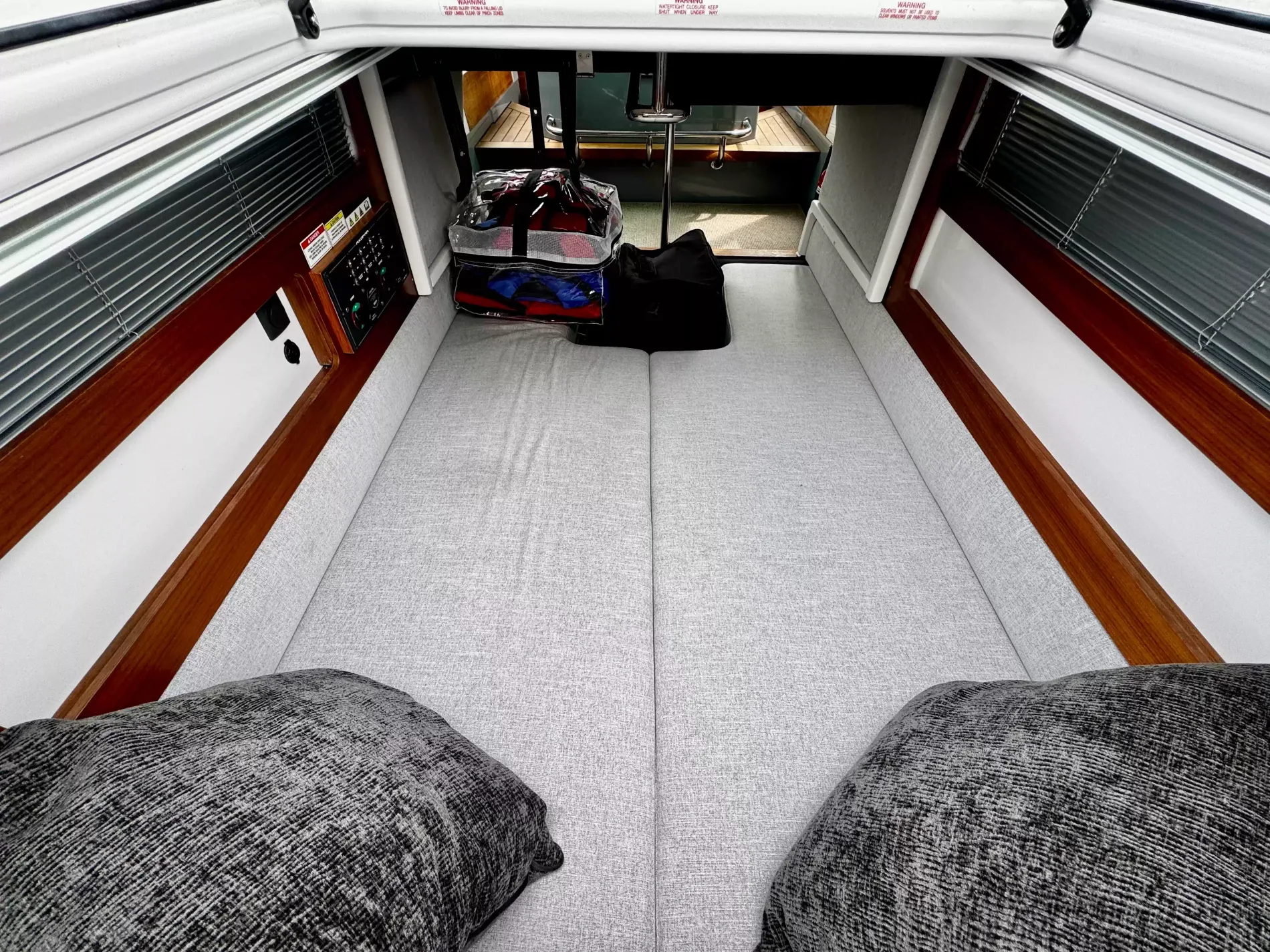 Pre-Owned 2019 Axopar 28 Cabin for Sale | Vancouver, BC | M&P Yacht Centre | 6a5a90c4d41ce902f706f68a