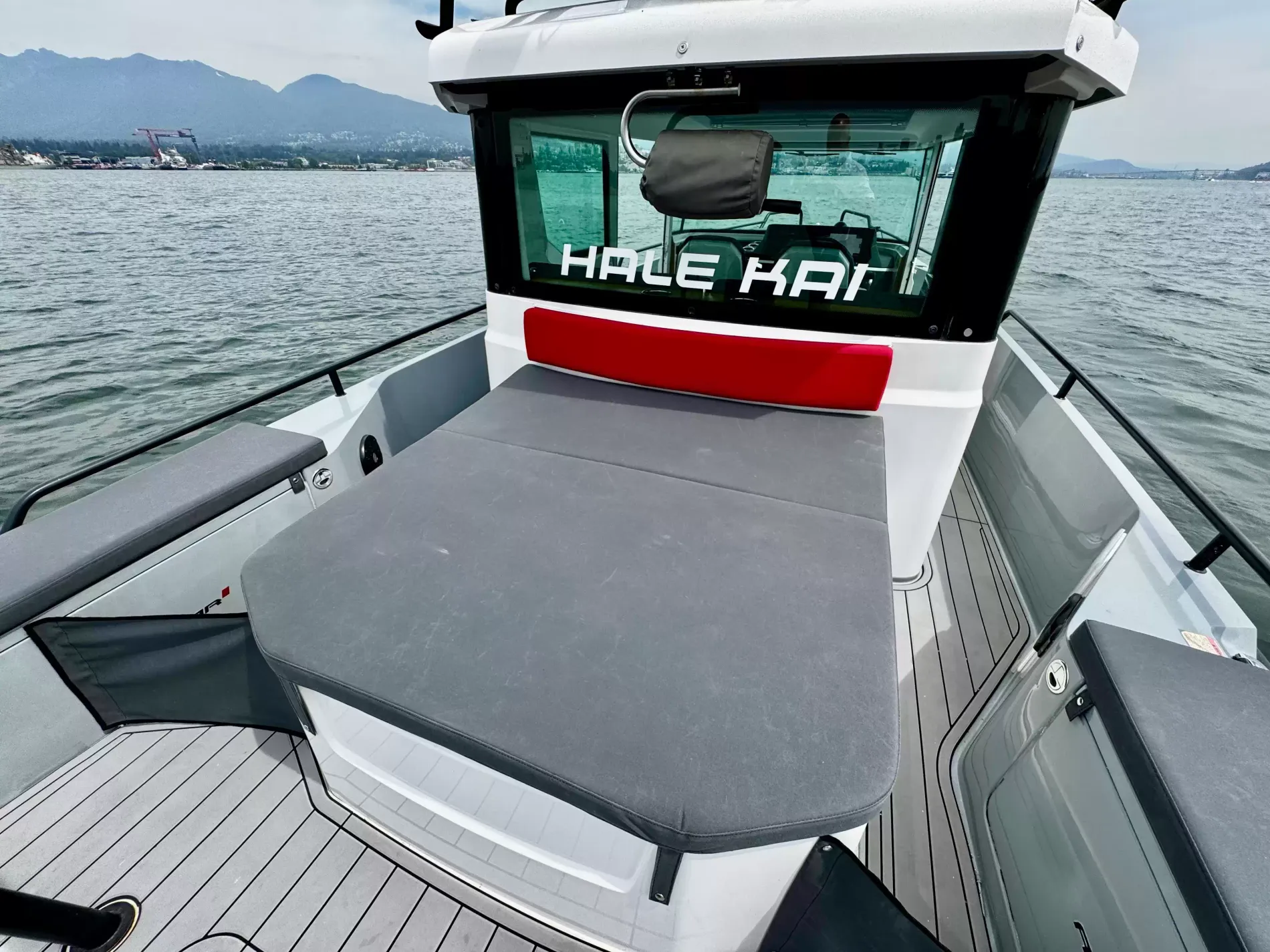 Pre-Owned 2019 Axopar 28 Cabin for Sale | Vancouver, BC | M&P Yacht Centre | 6a5a90c4d41ce902f706f68a