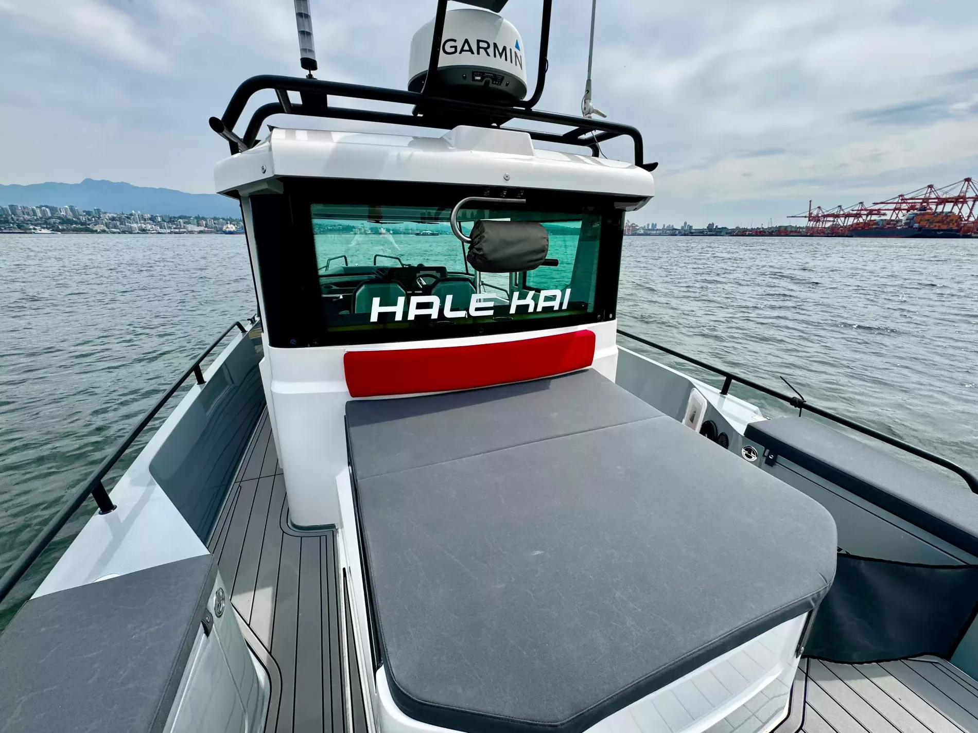 Pre-Owned 2019 Axopar 28 Cabin for Sale | Vancouver, BC | M&P Yacht Centre | 6a5a90c4d41ce902f706f68a