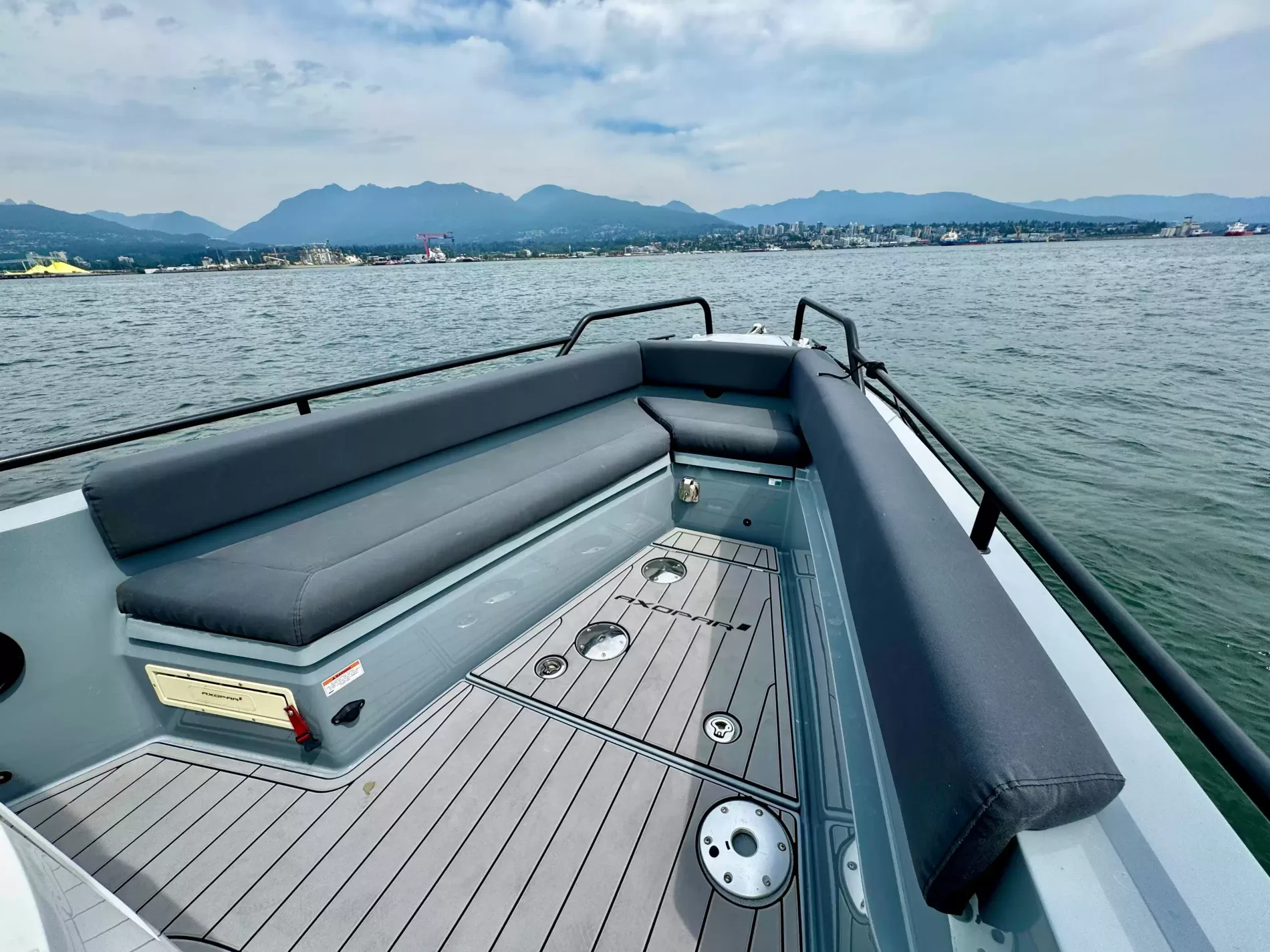 Pre-Owned 2019 Axopar 28 Cabin for Sale | Vancouver, BC | M&P Yacht Centre | 6a5a90c4d41ce902f706f68a