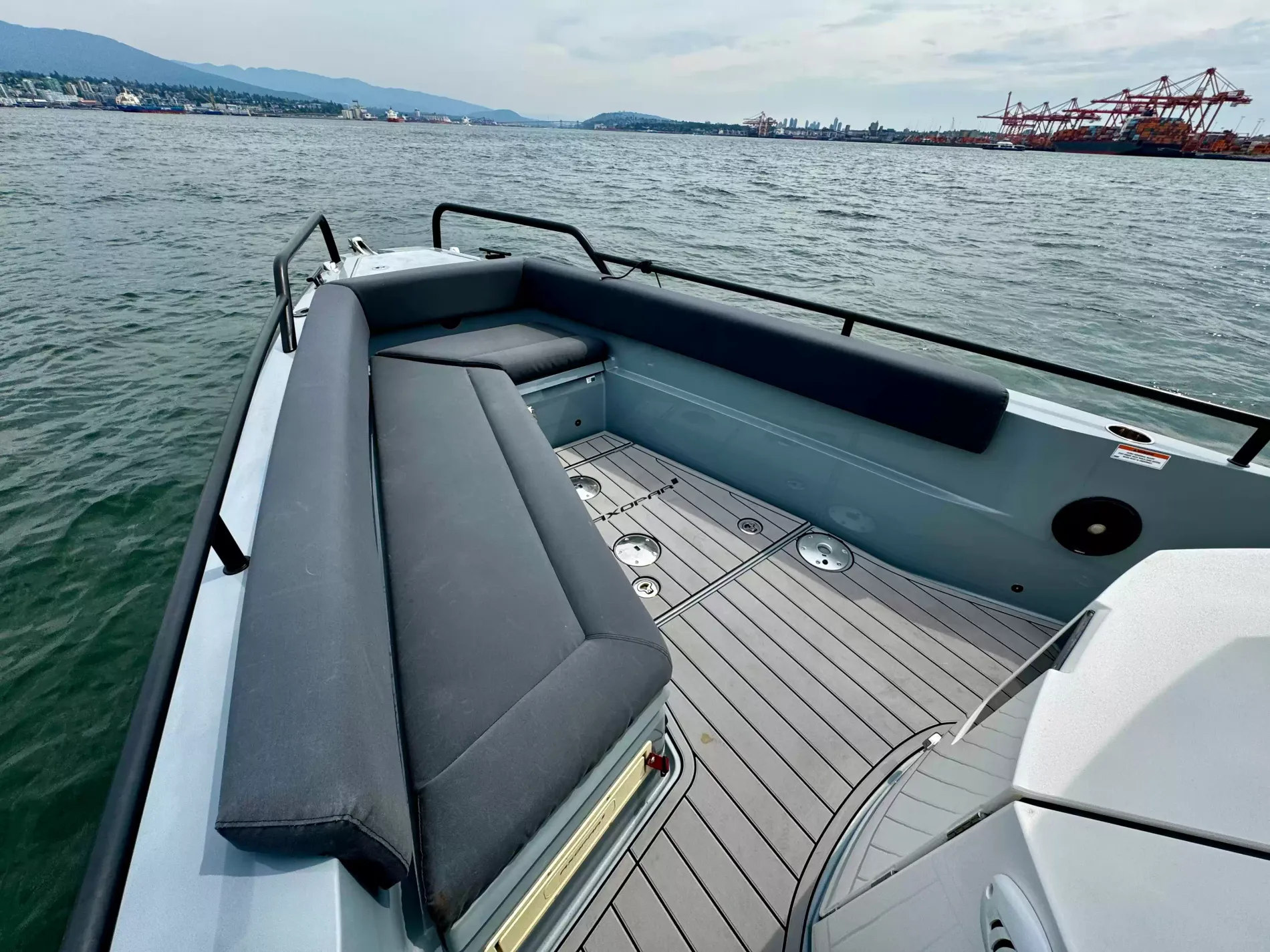 Pre-Owned 2019 Axopar 28 Cabin for Sale | Vancouver, BC | M&P Yacht Centre | 6a5a90c4d41ce902f706f68a