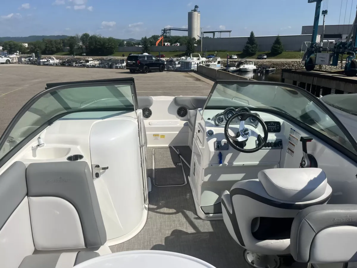 boat-carouselImage-image