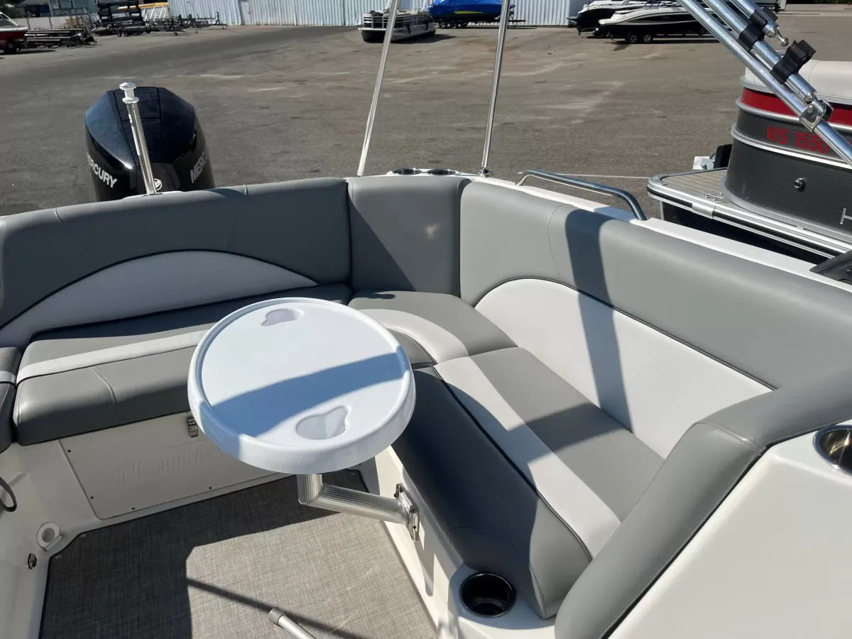boat-carouselImage-image