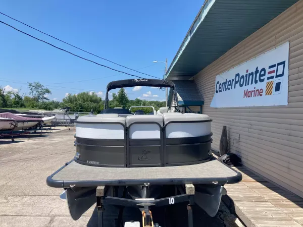 2018 Misty Harbor B2585CU-2