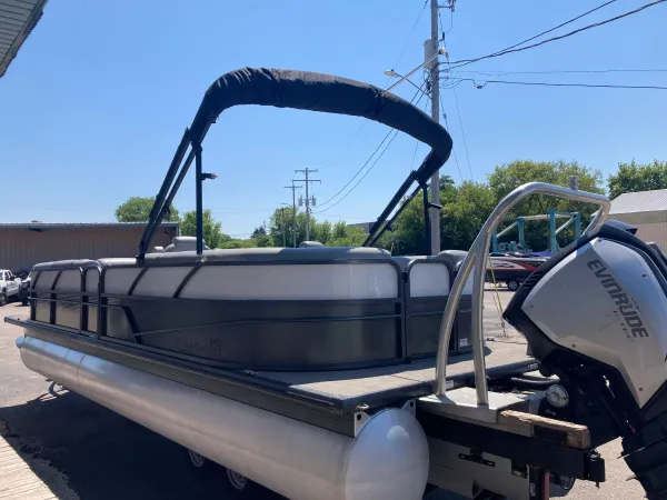 2018 Misty Harbor B2585CU-4