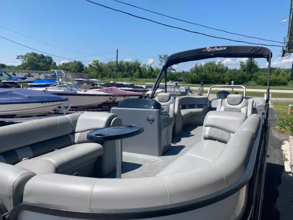 2018 Misty Harbor B2585CU-13
