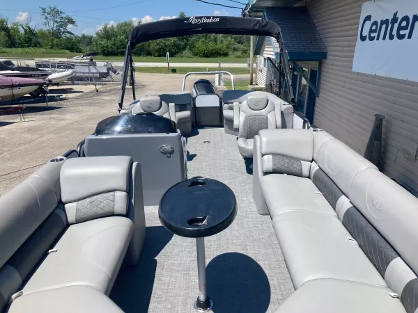 2018 Misty Harbor B2585CU-14