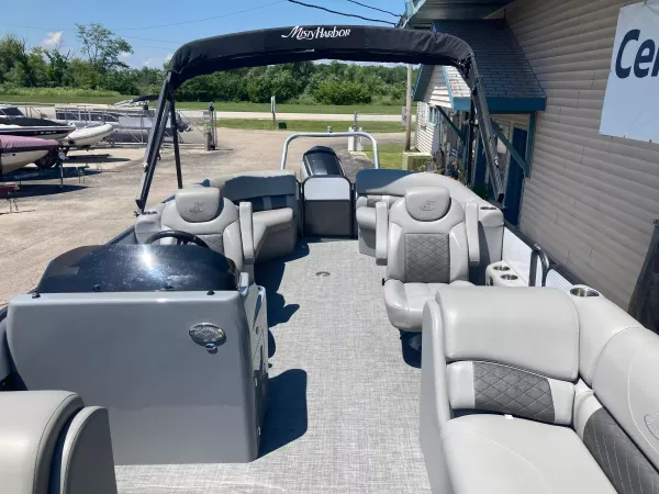 2018 Misty Harbor B2585CU-15