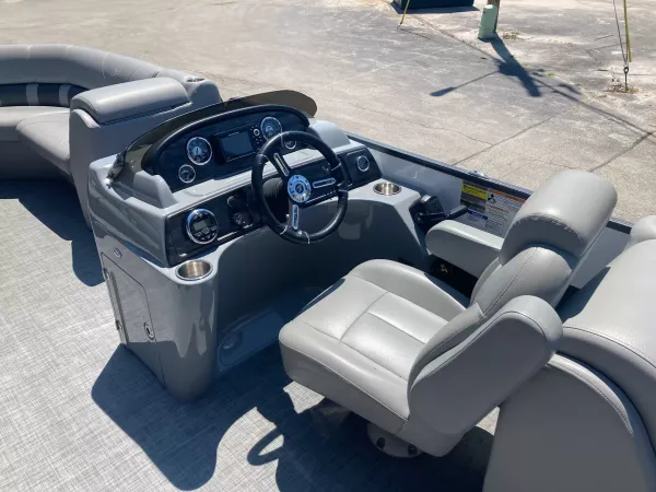 2018 Misty Harbor B2585CU-19