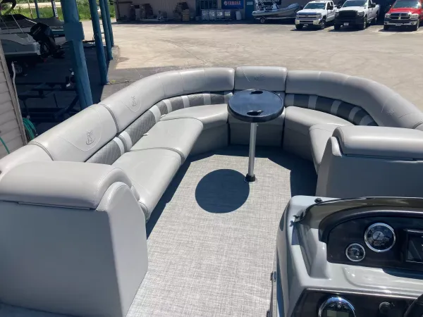 2018 Misty Harbor B2585CU-21