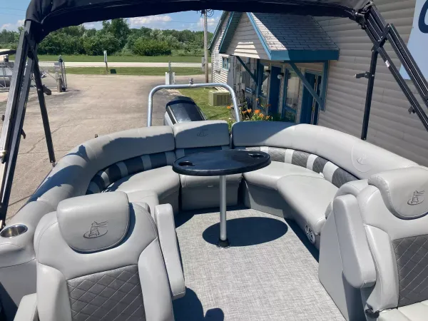 2018 Misty Harbor B2585CU-23