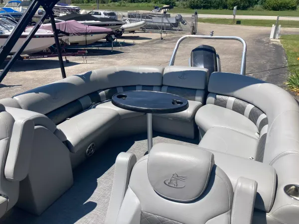 2018 Misty Harbor B2585CU-24
