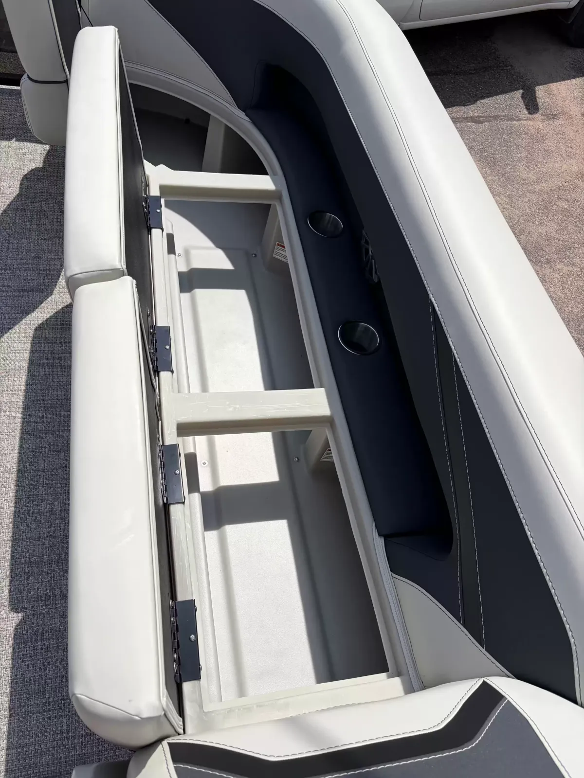 boat-carouselImage-image