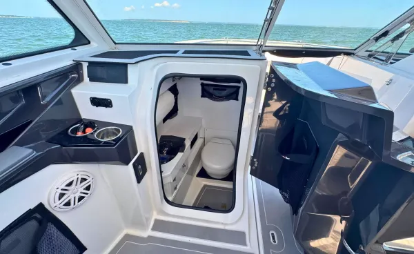 2021 Blackfin 272 DC detail image 26