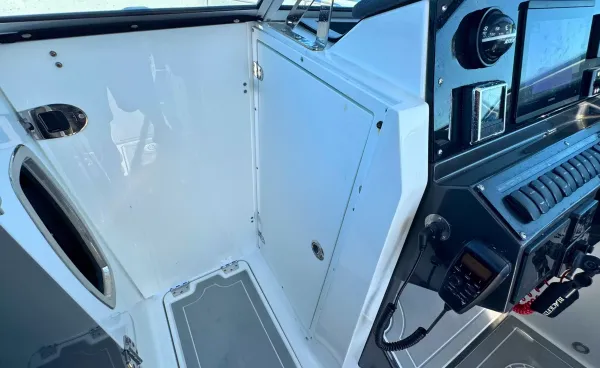 2021 Blackfin 272 DC detail image 32