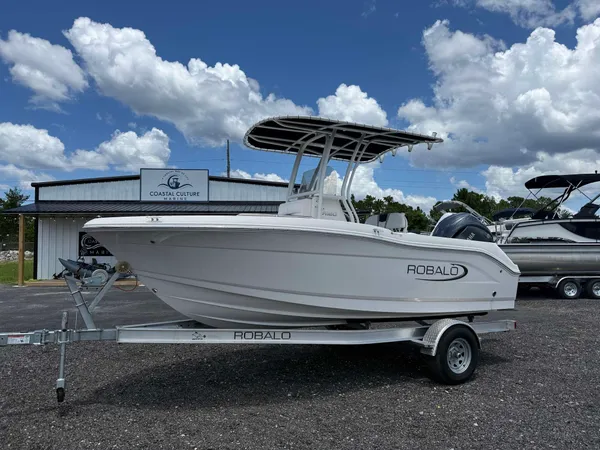 2024 Robalo R180
