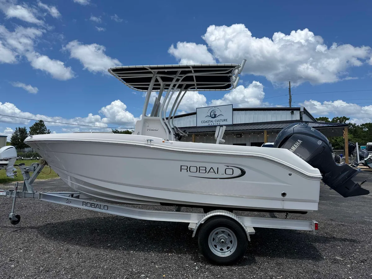 2024 Robalo R180