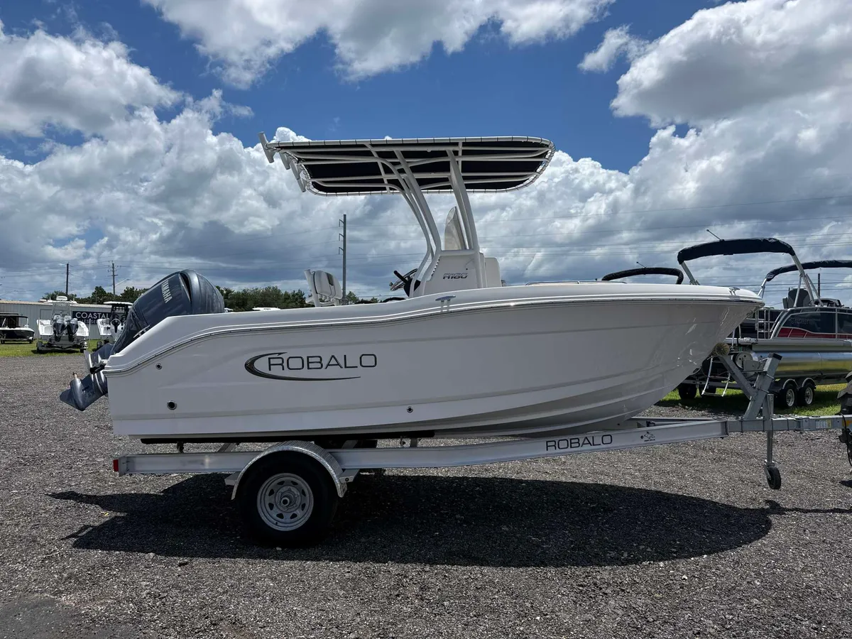 2024 Robalo R180
