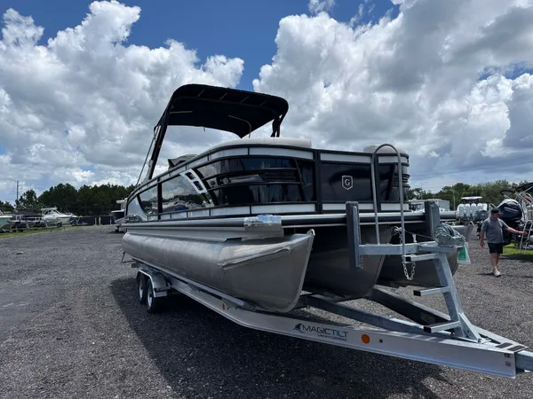 2025 Godfrey 2700SFLC