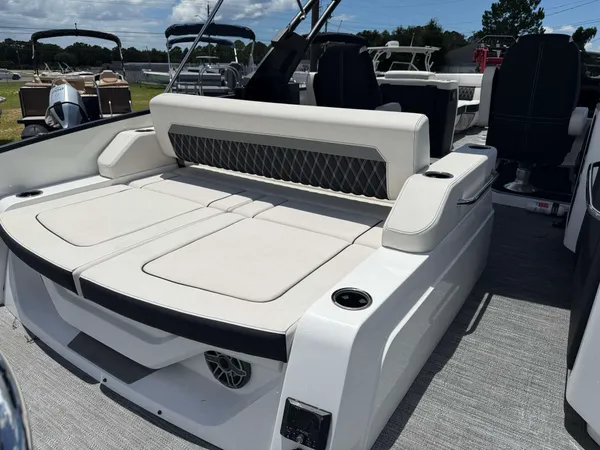 2025 Godfrey 2700SFLC