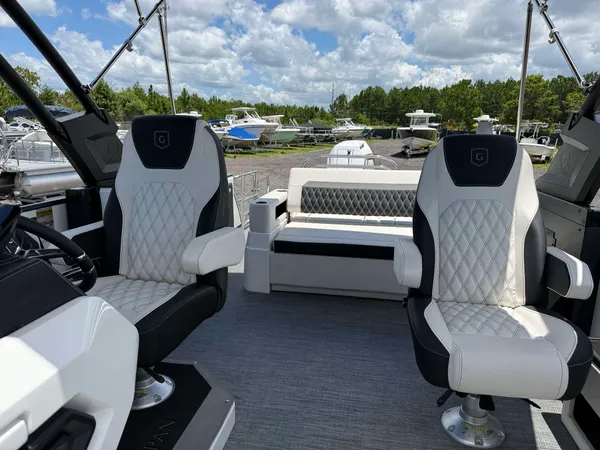 2025 Godfrey 2700SFLC
