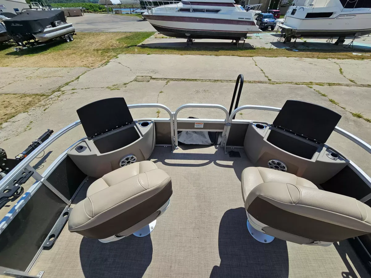 boat-carouselImage-image
