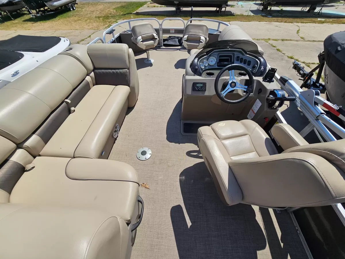 boat-carouselImage-image