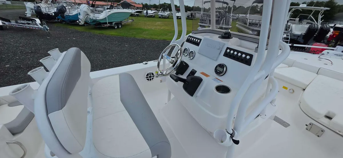2022 Robalo 206 CAYMAN