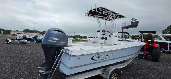 2022 Robalo 206 CAYMAN