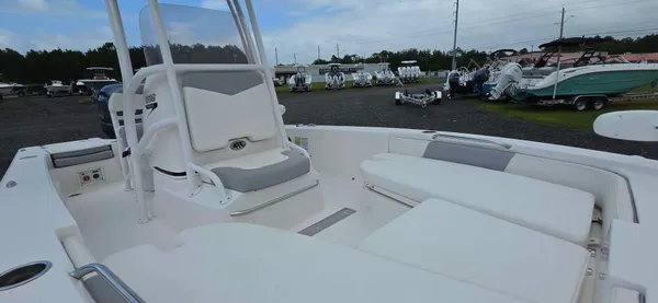 2022 Robalo 206 CAYMAN